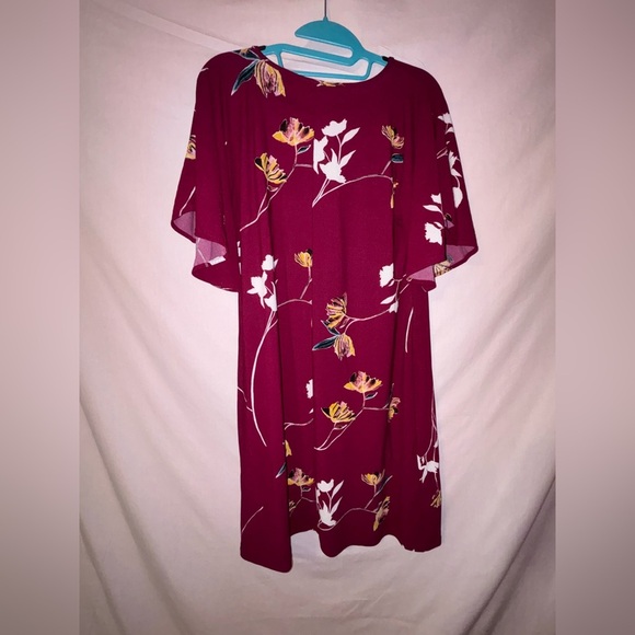 Apt. 9 Maroon Floral V-Neck Blouse - Picture 7 of 8